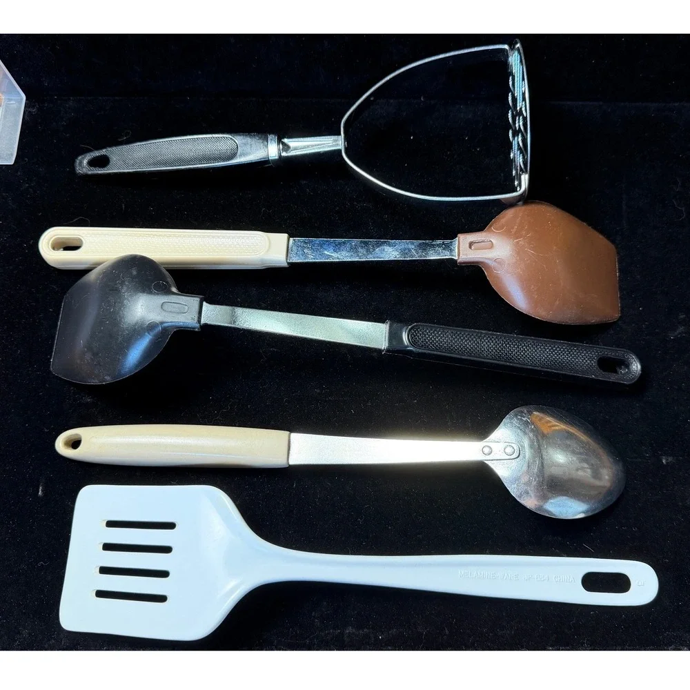 Vintage Ekco Flint Kitchen 5pc Lot: Potato Masher, Spoons, Melamine Turner
